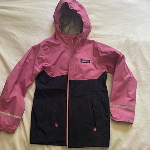 Patagonia kids wind breaker / rain coat she’ll